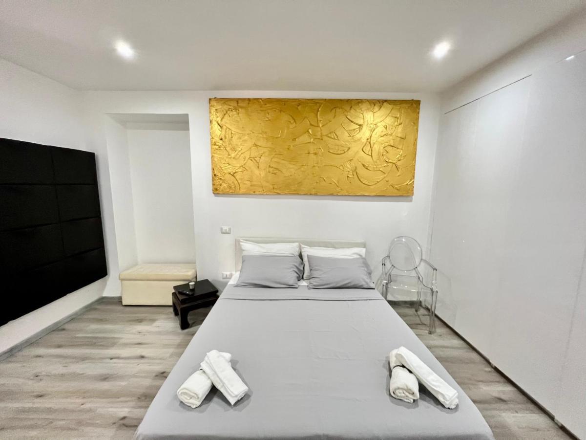 Abstract House Design Home In Center Of Torino Exterior foto