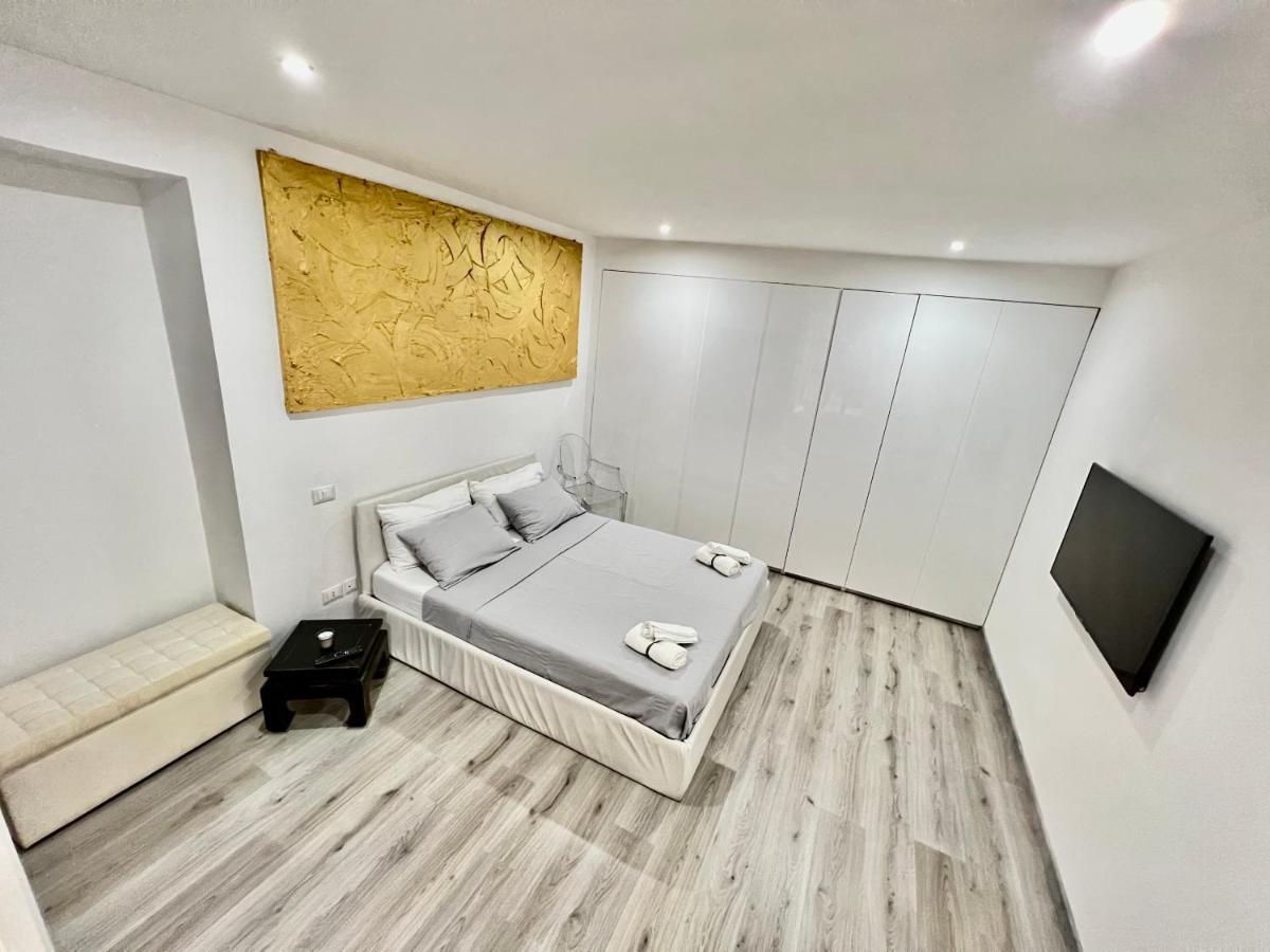 Abstract House Design Home In Center Of Torino Exterior foto