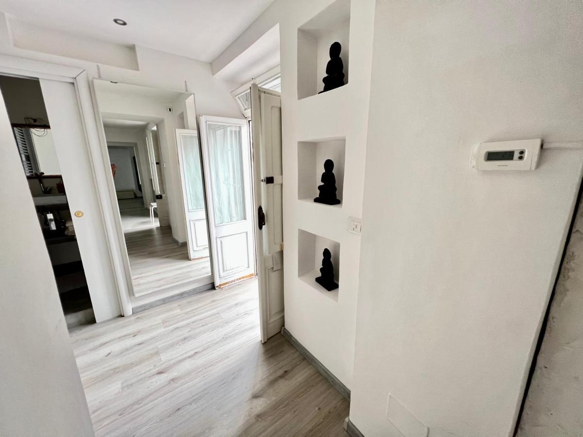 Abstract House Design Home In Center Of Torino Exterior foto