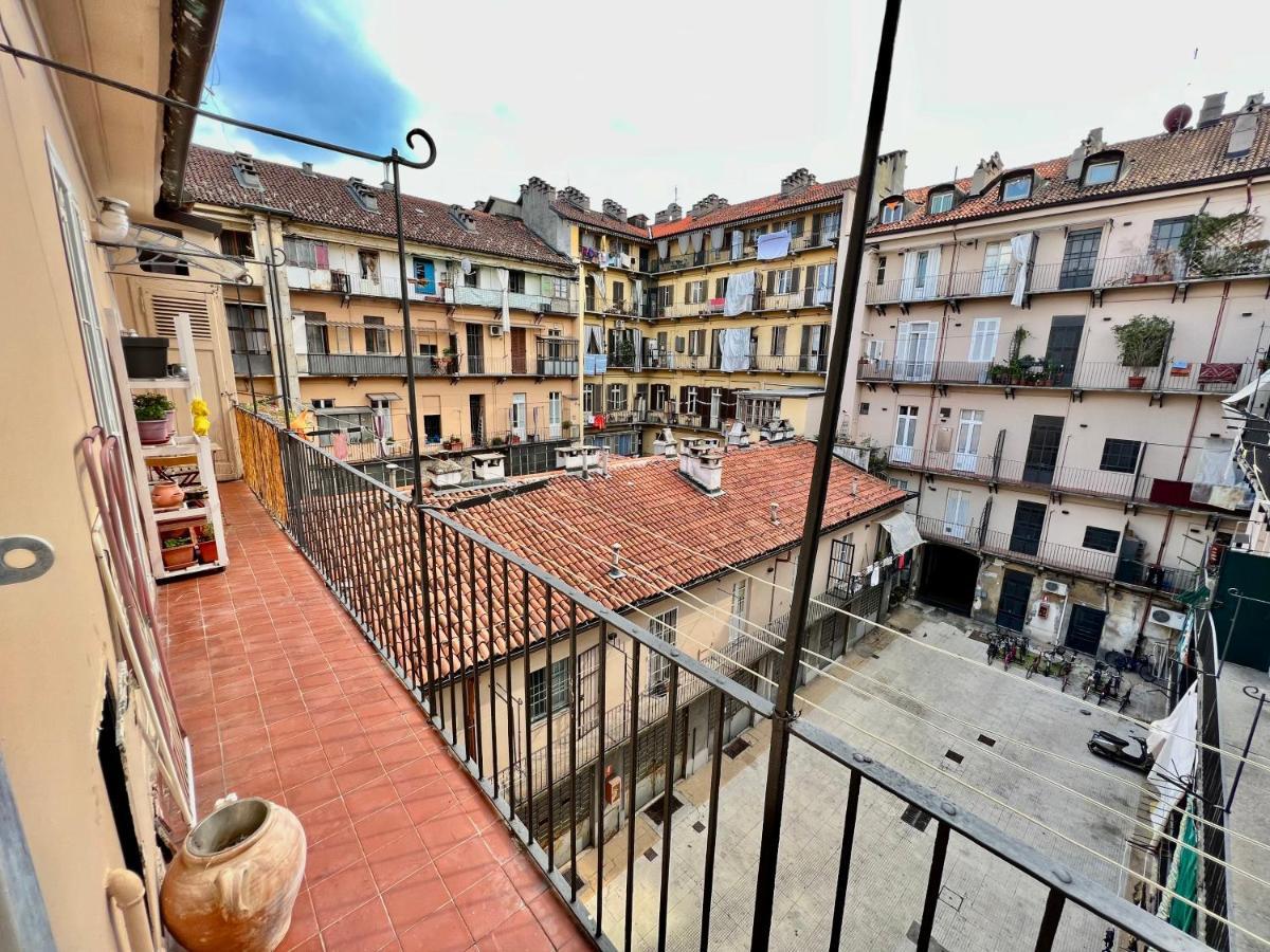 Abstract House Design Home In Center Of Torino Exterior foto